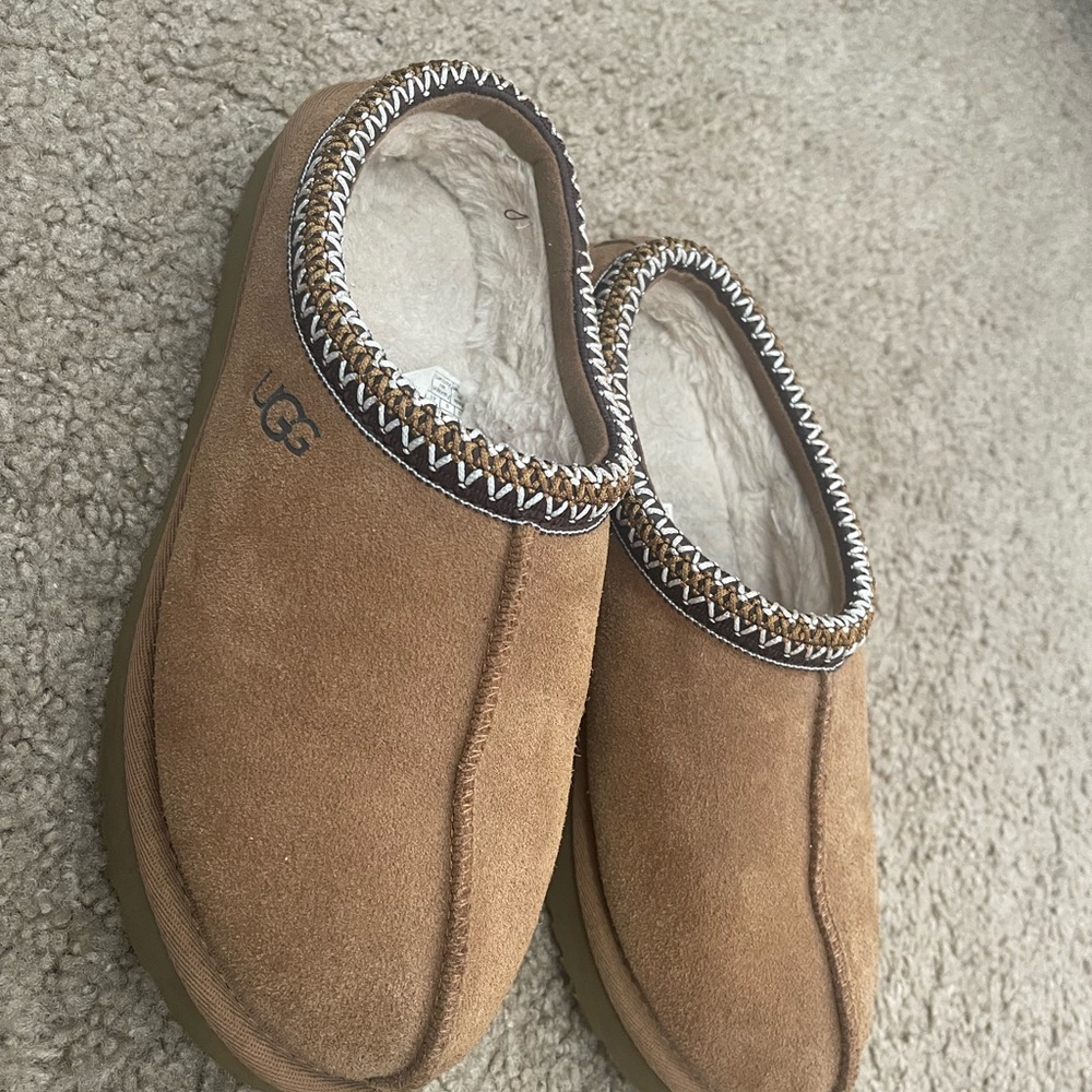 UGG Tasman woman’s size 10